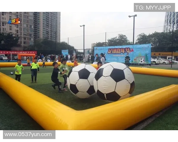 二年级足球小球星展现精彩技艺未来之星闪耀绿茵场